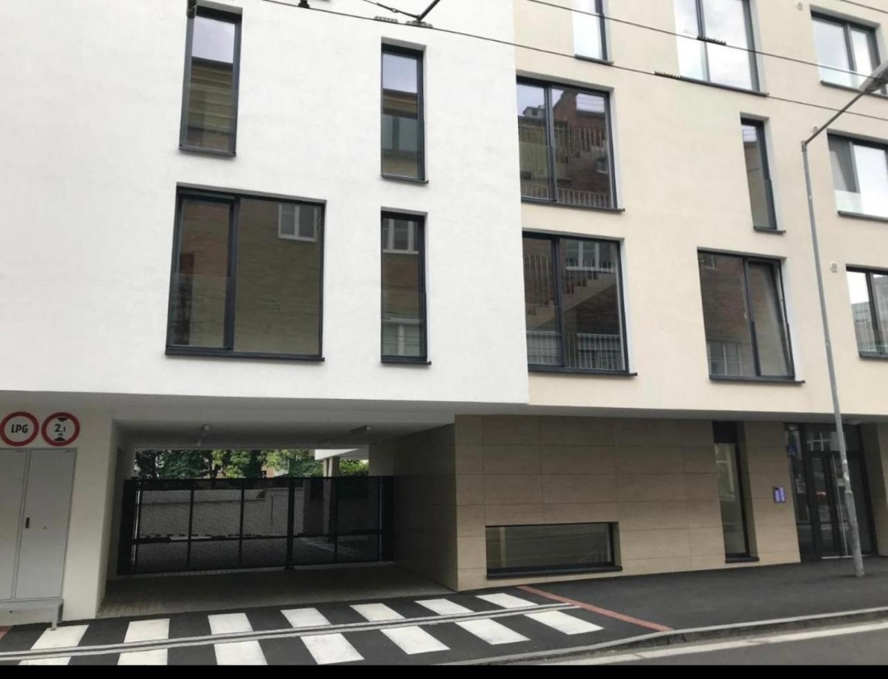Skau Piano Family & Business Apartment Free Parking Братислава Экстерьер фото