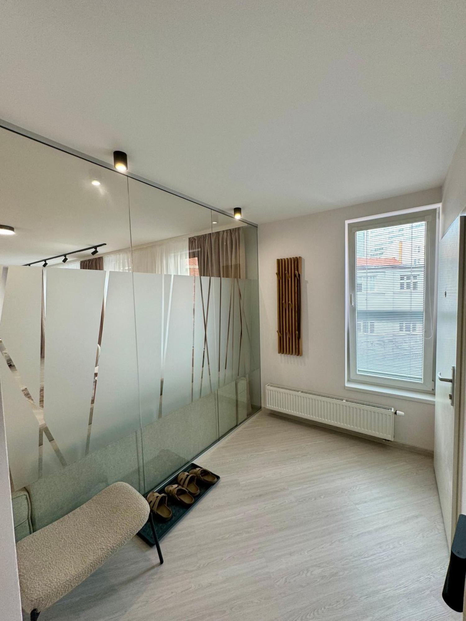 Skau Piano Family & Business Apartment Free Parking Братислава Экстерьер фото